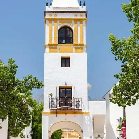 Дом отдыха Charming Tower House With Amazing Sea Views