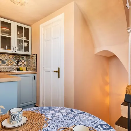 Charming Tower House With Amazing Sea Views Feriehus *